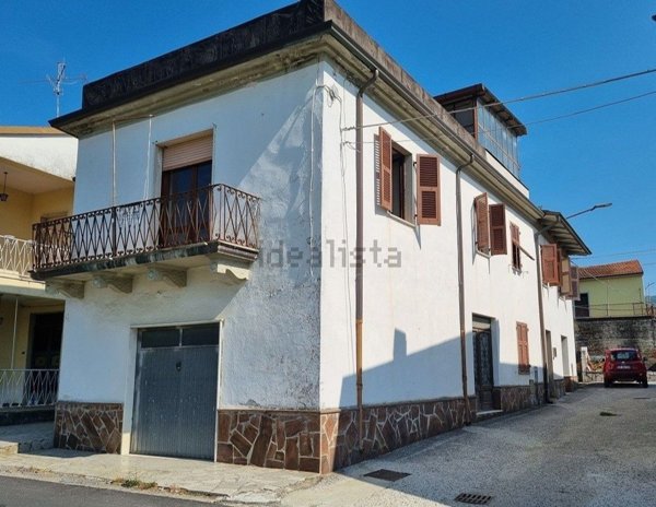 casa semindipendente in vendita ad Aulla