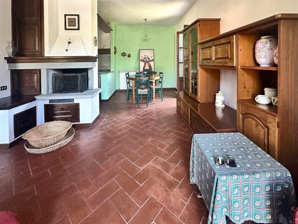 casa semindipendente in vendita ad Aulla