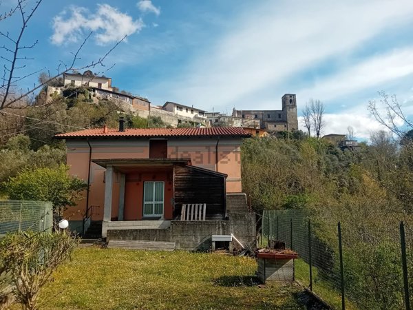 casa indipendente in vendita ad Aulla