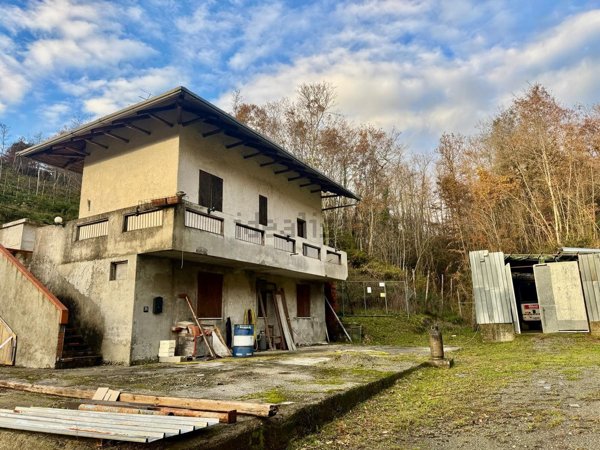 casa indipendente in vendita ad Aulla
