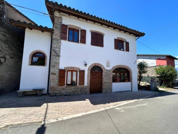 casa indipendente in vendita ad Aulla