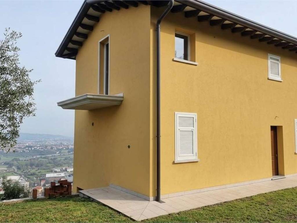 casa indipendente in vendita ad Aulla