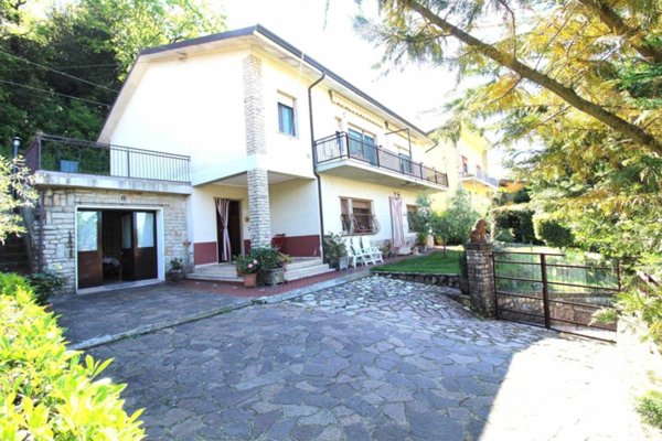 casa indipendente in vendita ad Aulla