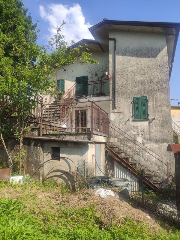 casa semindipendente in vendita ad Aulla