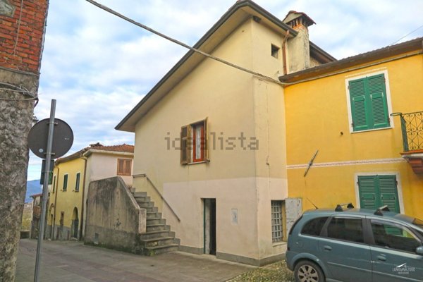casa semindipendente in vendita ad Aulla