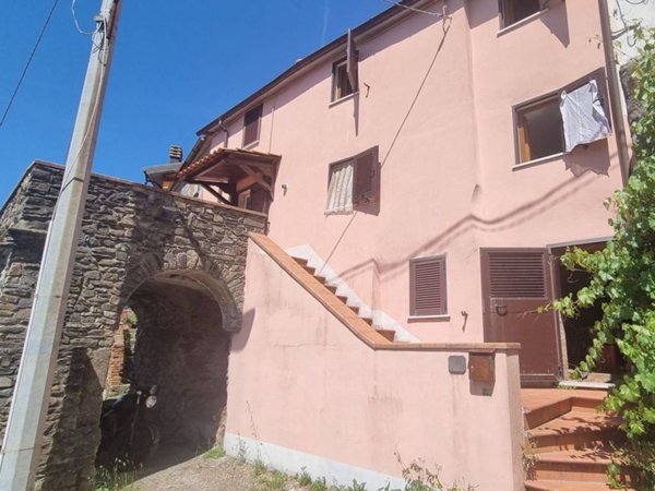 casa indipendente in vendita ad Aulla