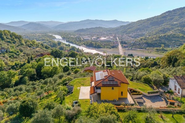 casa indipendente in vendita ad Aulla