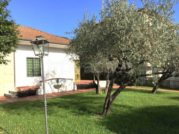 casa indipendente in vendita ad Aulla