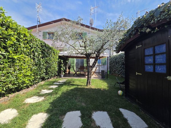 casa indipendente in vendita ad Aulla