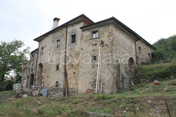 casa indipendente in vendita a Bagnone
