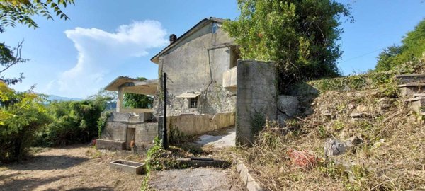 casa indipendente in vendita a Bagnone