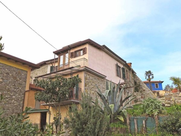 casa indipendente in vendita a Bagnone
