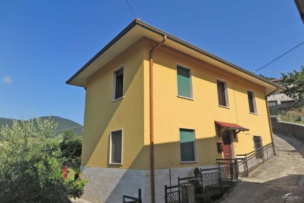 casa indipendente in vendita a Bagnone in zona Vico