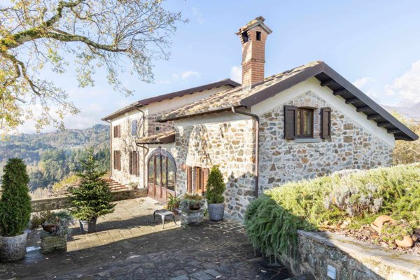 casa indipendente in vendita a Bagnone in zona Vico