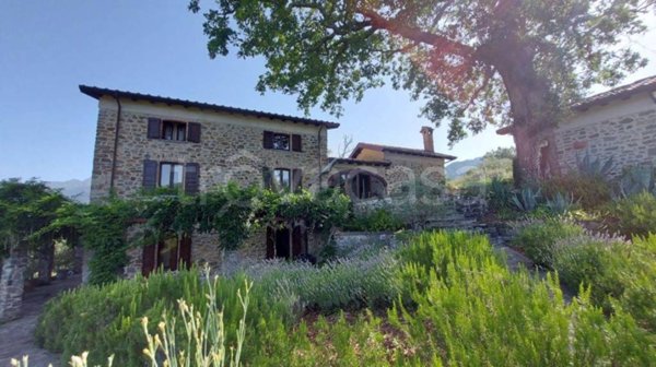 casa indipendente in vendita a Bagnone in zona Vico
