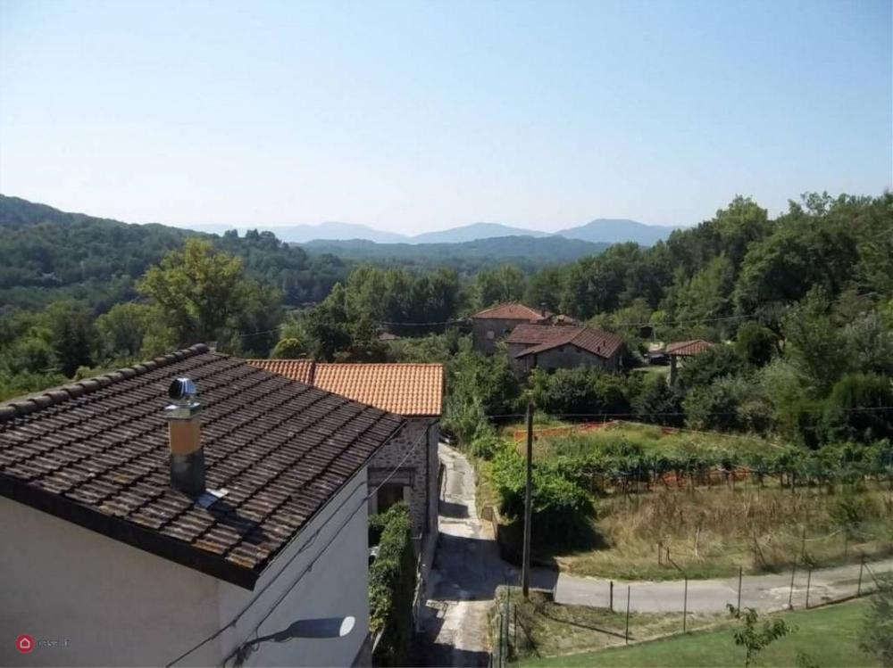 casa indipendente in vendita a Bagnone