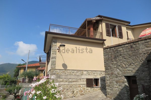 casa indipendente in vendita a Bagnone