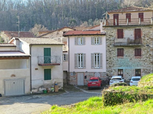 casa indipendente in vendita a Bagnone