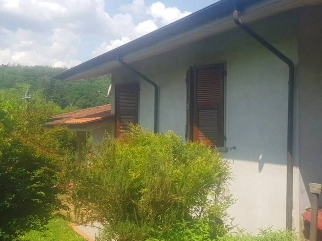 casa indipendente in vendita a Bagnone