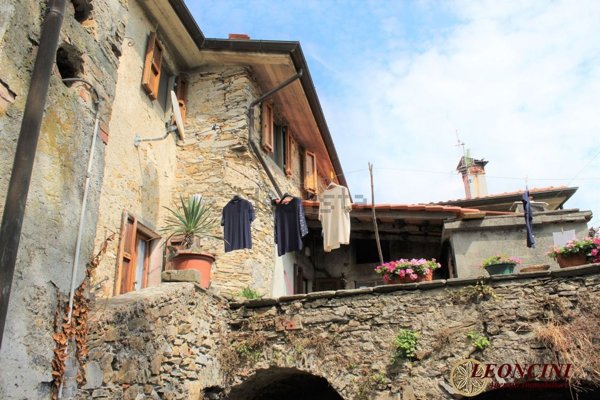 casa indipendente in vendita a Bagnone