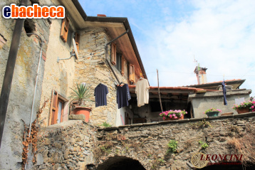 casa indipendente in vendita a Bagnone