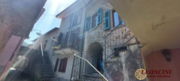 casa indipendente in vendita a Bagnone in zona Lusana