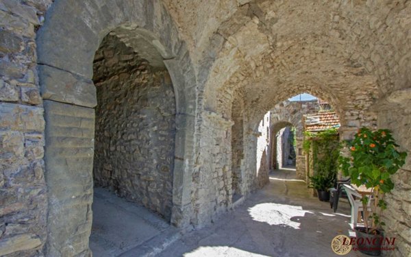 casa indipendente in vendita a Bagnone in zona Corlaga