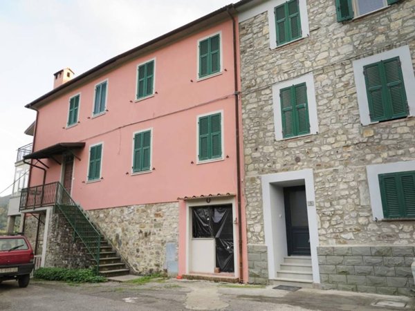 casa indipendente in vendita a Bagnone