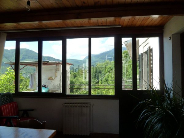 casa indipendente in vendita a Bagnone