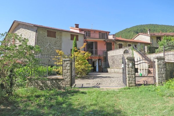 casa indipendente in vendita a Bagnone