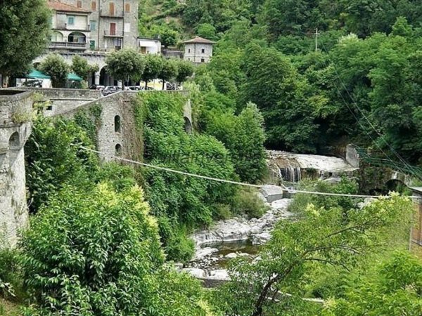 casa indipendente in vendita a Bagnone in zona Vico