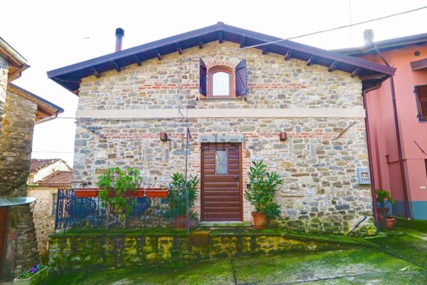 casa indipendente in vendita a Bagnone