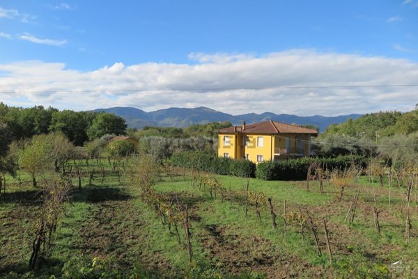 casa indipendente in vendita a Bagnone