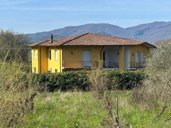 casa indipendente in vendita a Bagnone