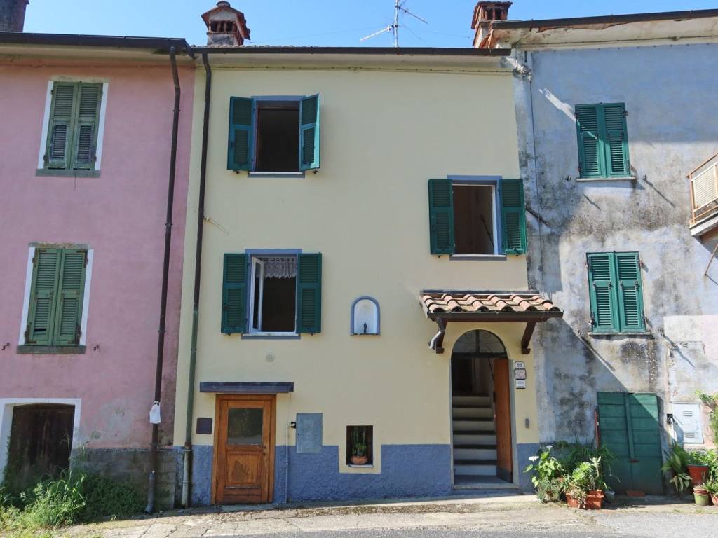 casa indipendente in vendita a Bagnone in zona Orturano