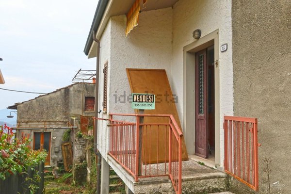 casa indipendente in vendita a Bagnone