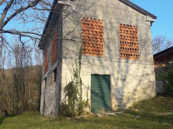 casa indipendente in vendita a Bagnone