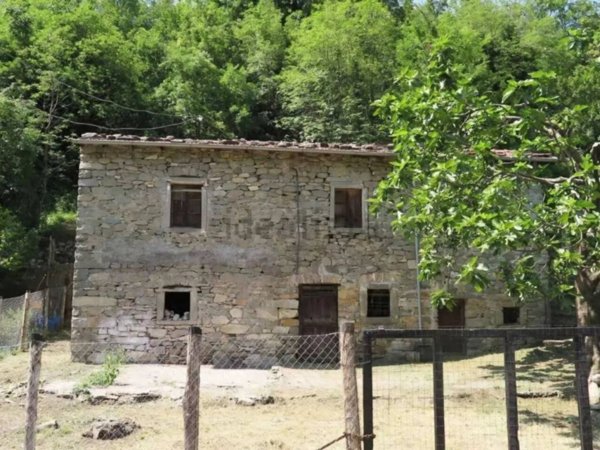 casa indipendente in vendita a Bagnone in zona Vico