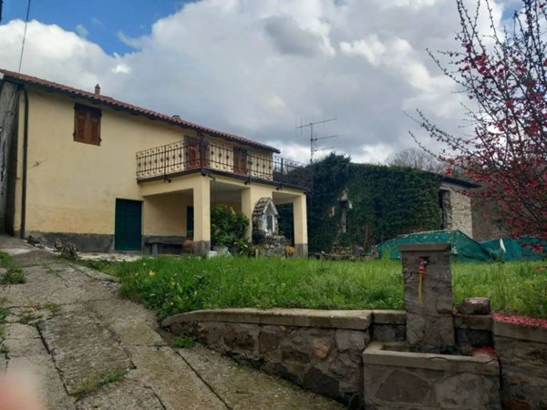 casa indipendente in vendita a Bagnone in zona Vico