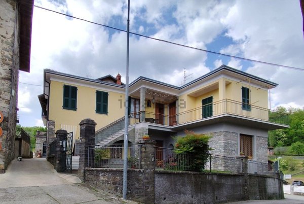 casa indipendente in vendita a Bagnone