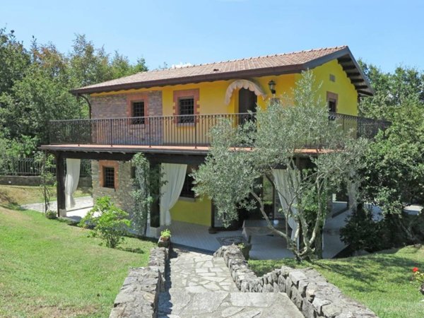 casa indipendente in vendita a Bagnone in zona Vico