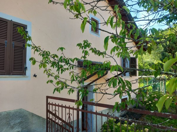 casa indipendente in vendita a Bagnone