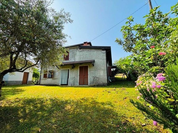 casa indipendente in vendita a Bagnone