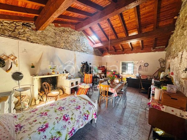 appartamento in vendita a Bagnone in zona Vico