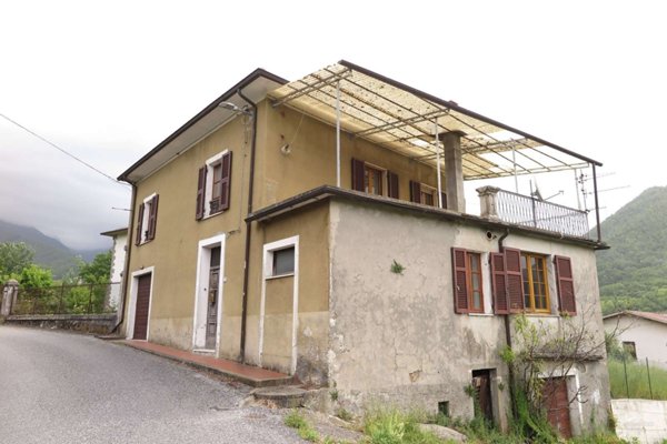 casa indipendente in vendita a Bagnone in zona Vico