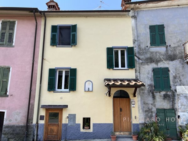casa indipendente in vendita a Bagnone in zona Orturano