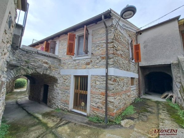 casa indipendente in vendita a Bagnone in zona Vico