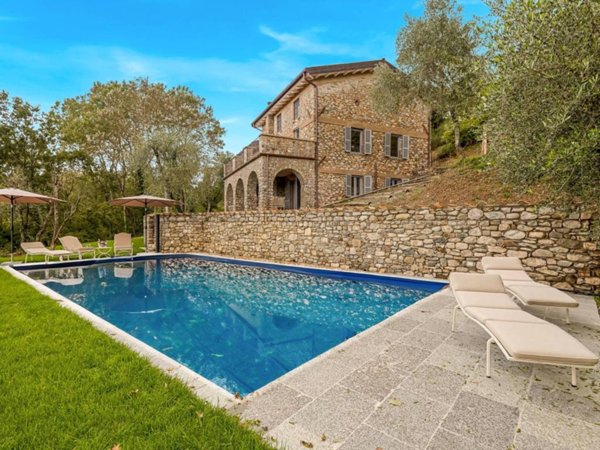 casa indipendente in vendita a Bagnone in zona Vico