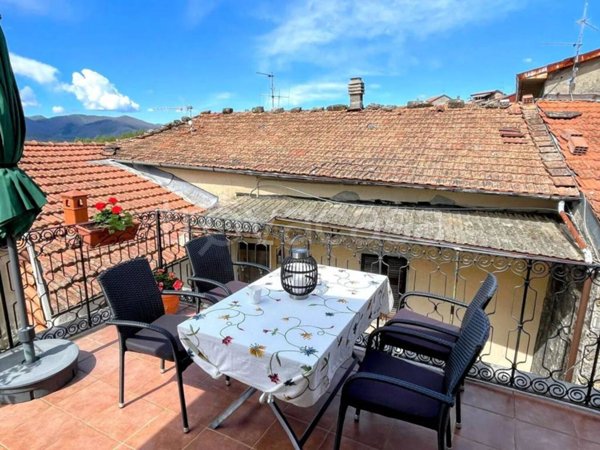 casa indipendente in vendita a Bagnone in zona Vico