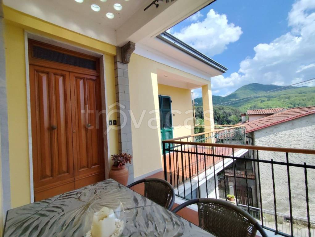 appartamento in vendita a Bagnone in zona Vico